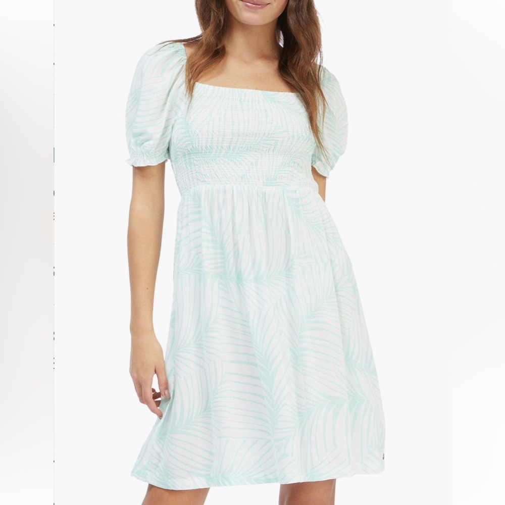 Roxy Hello Petal Smocked Square-Neck Puff Sleeve Dress in Mint Leaf size XL